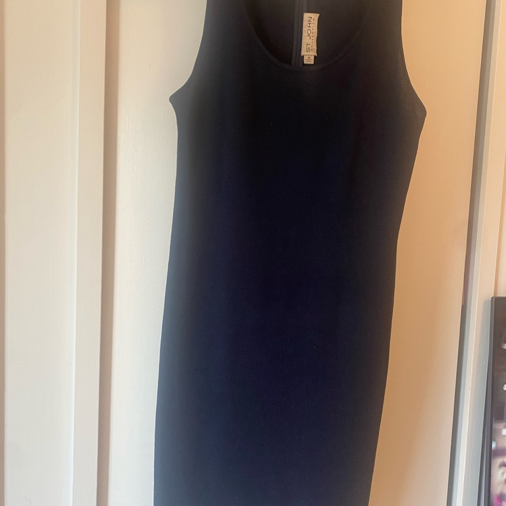 Elegant Navy Blue Sleeveless Knit Dress